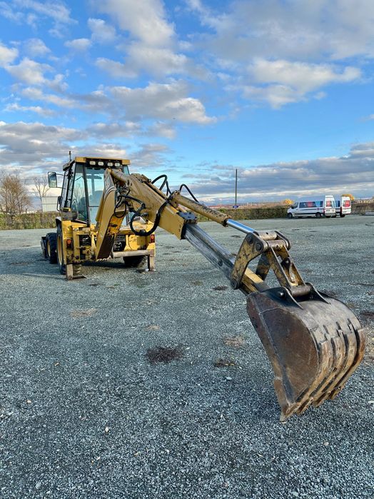 Buldoexcavator Cat 428D / An 2005 / 2 cupe