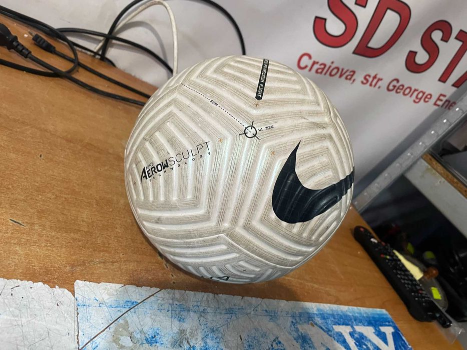 Minge fotbal Nike  Flight