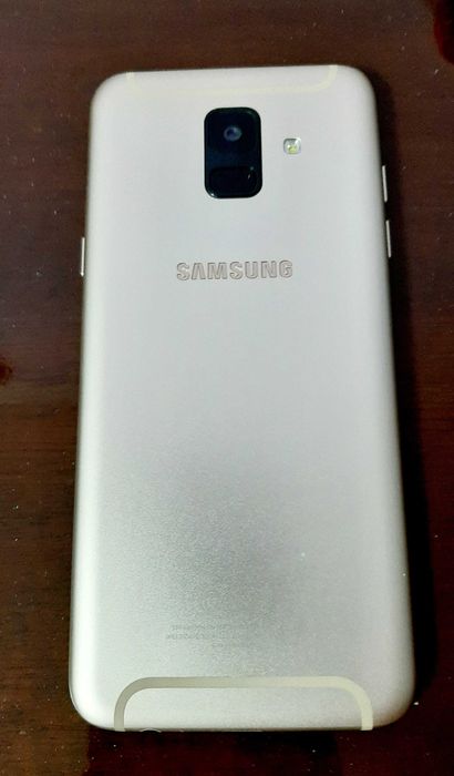 Телефон Samsung Galaxy A6
