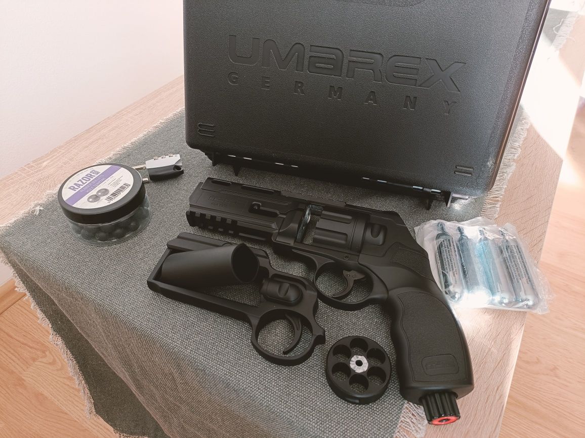 Pistol UMAREX 12 jouli cu posibilitate de upgrade