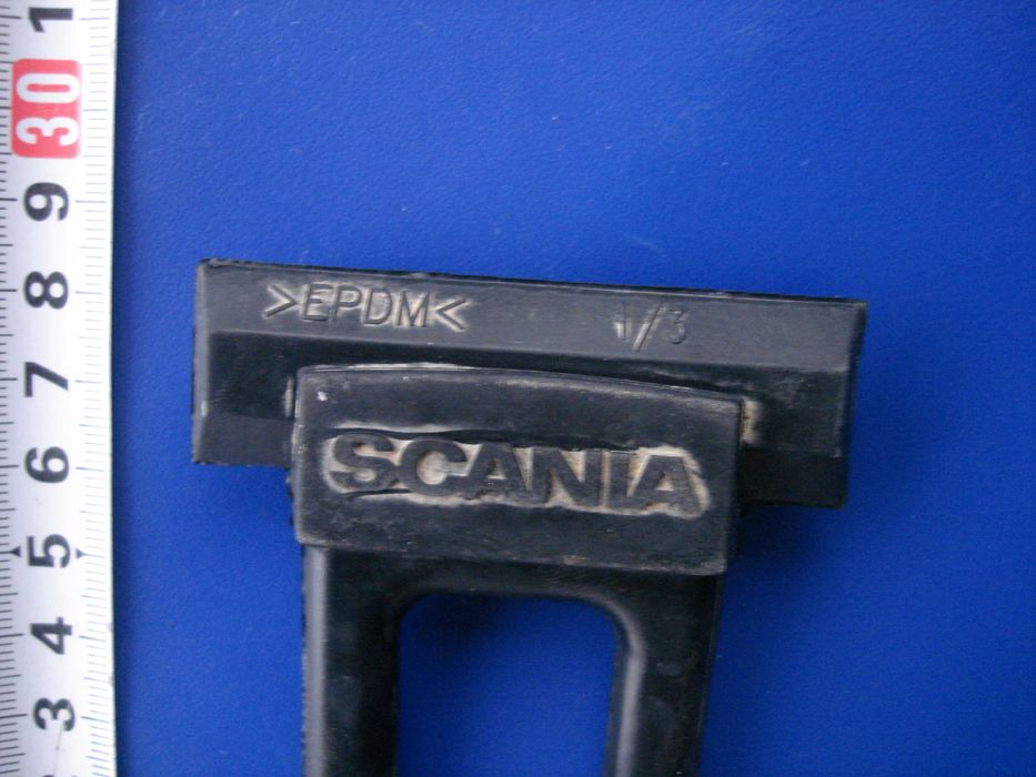 Оригинална скоба за калник Scania 1383858