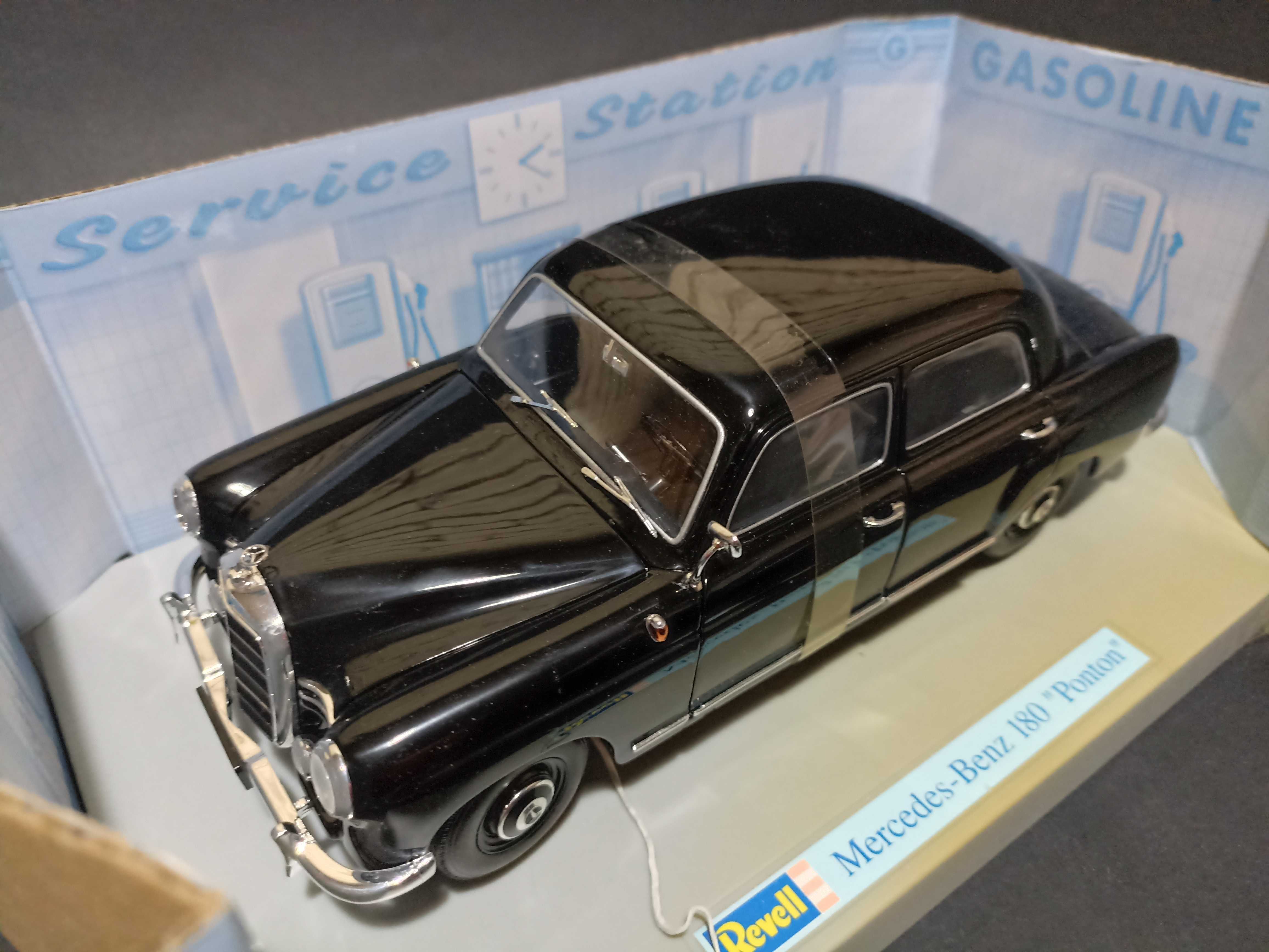 Macheta Revell 1:18, Mercedes Benz 180 Ponton