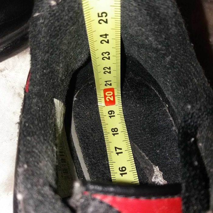 Обувки Nike 34 номер с подарък официални кожени обувки