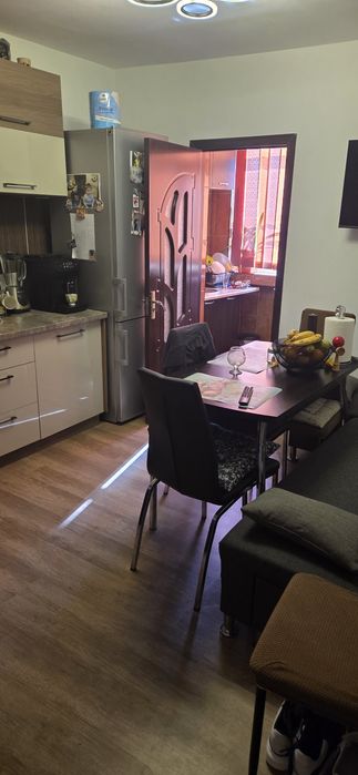 Vand apartament 2 camere, zona Meva