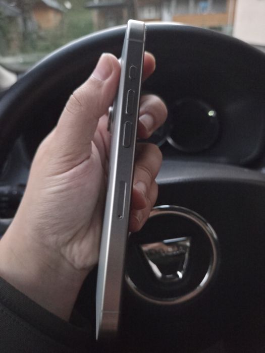 iPhone 15 PRO - 128 GB - 88% sănătatea bateriei