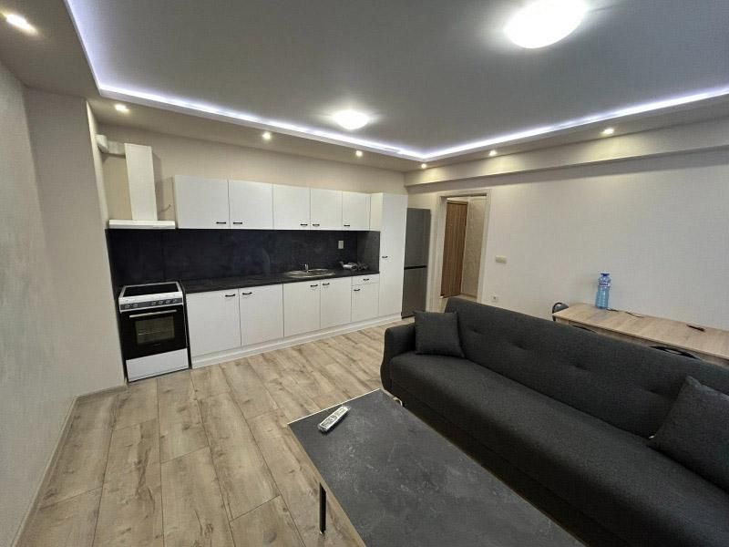 Двустаен апартамент в затворен комплекс в кв. Кючук Париж