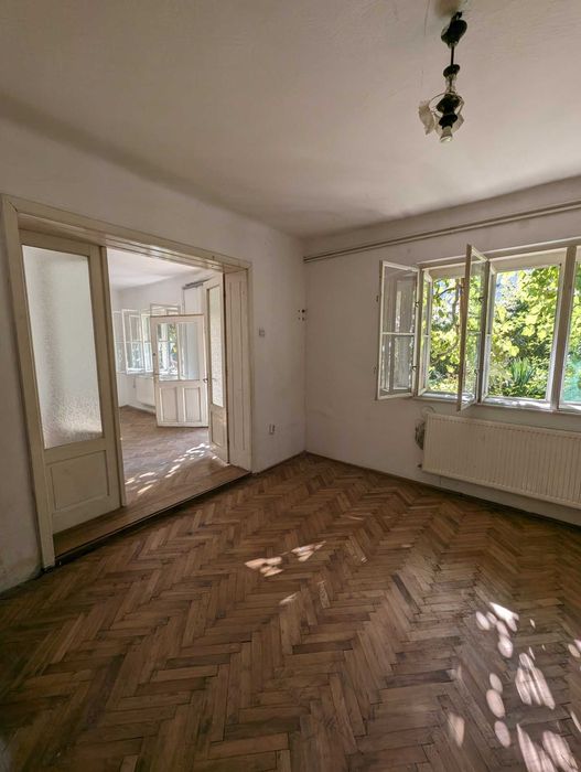 Casă cu etaj + spațiu comercial de vânzare în Sovata