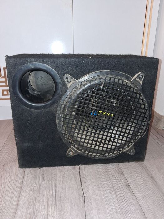 Vând subwoofer auto