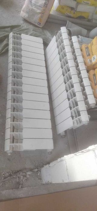 Биметаллические радиаторы практически новые.