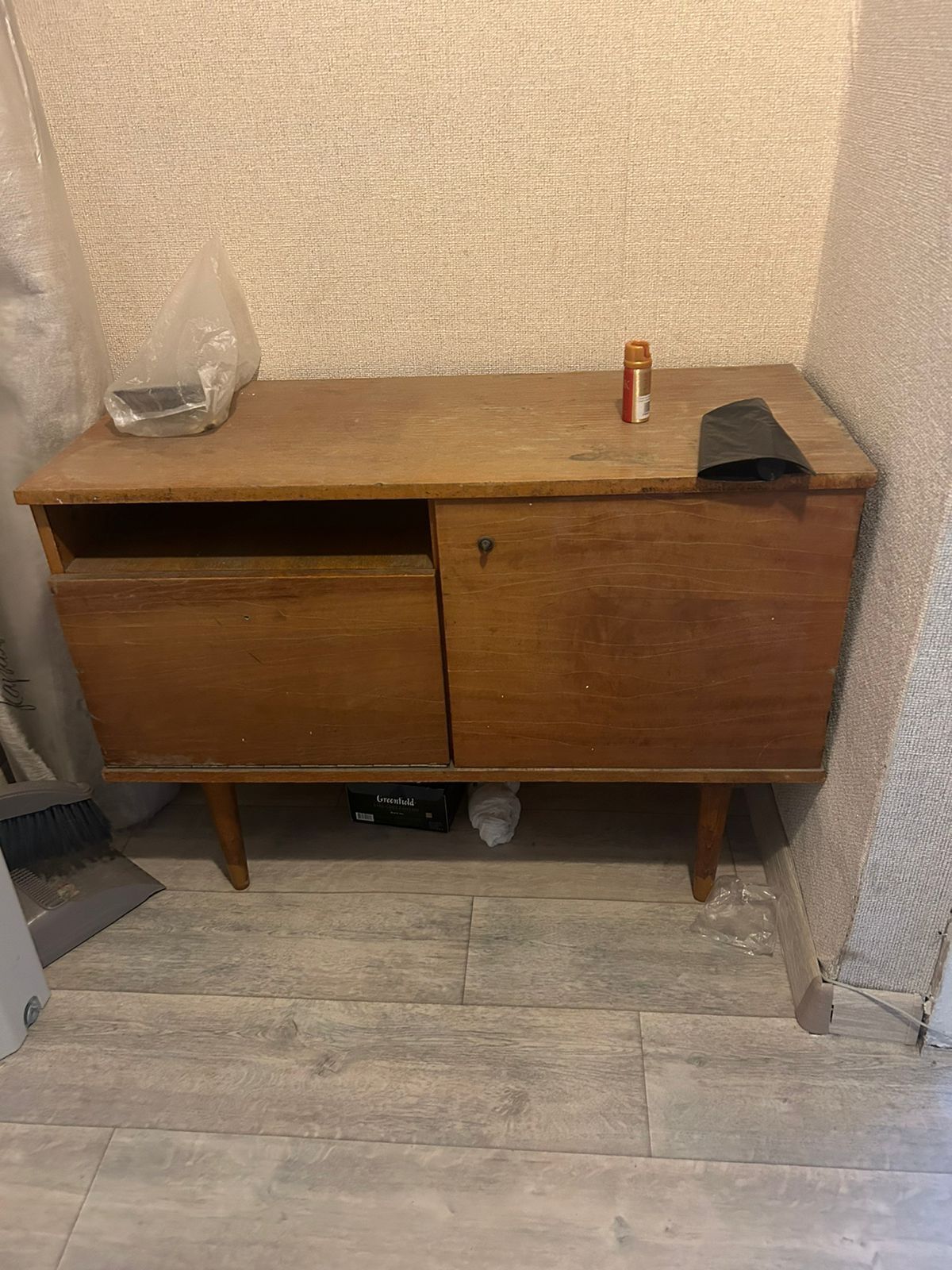 Продам б/у тумбочку