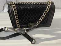 Продам женскую сумочку-клатч Chanel