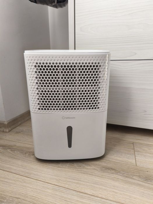 Dezumidificator cameră folosit de câteva ori (aproape nou) intact