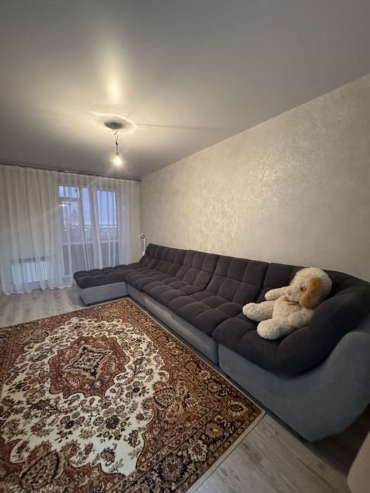 Мягкий диван, в хорошем состоянии.