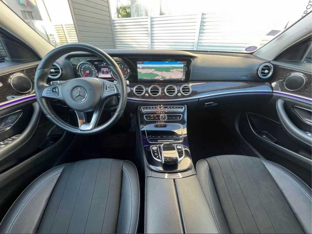 Mercedes-Benz E350e / Plug-in Hybrid / 9G-Tronic / 286cp