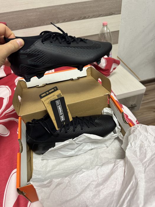 Ghete Nike Mercurial-noi cu eticheta