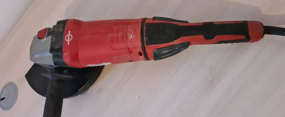 Milwaukee AGVKB 24-230EKX Polizor unghiular flex