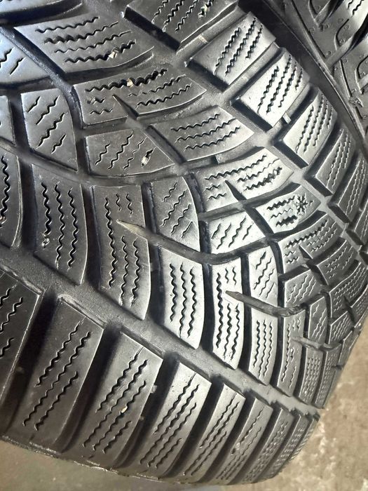2x Anvelope iarna 215/55 R17 - GoodYear Ultra Grip Performance +