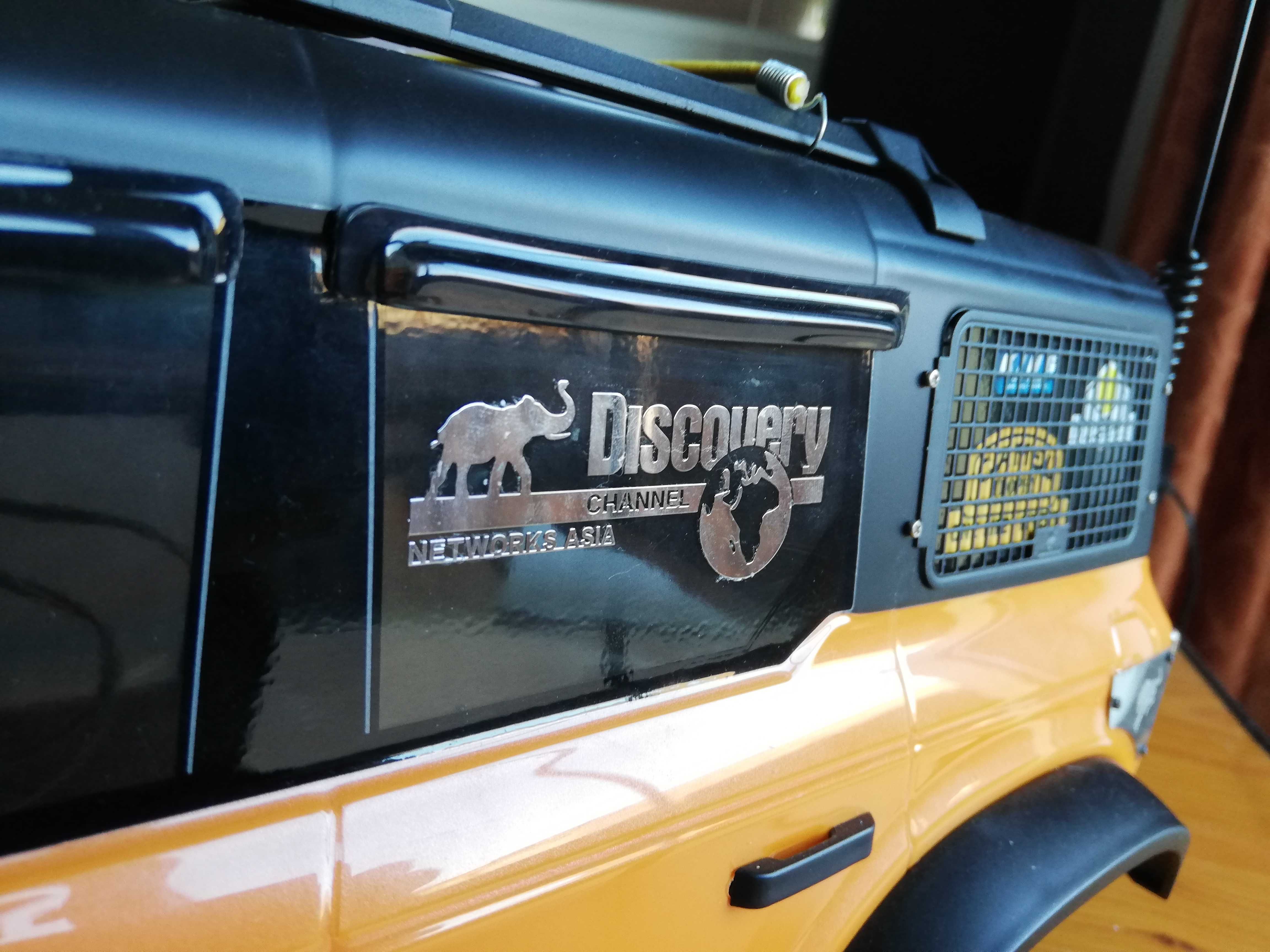 Automodel autocolant metalizat Discovery crawler, offroad