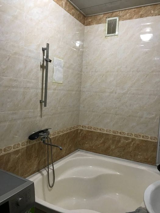 Uy sotiladi srochno 3xona