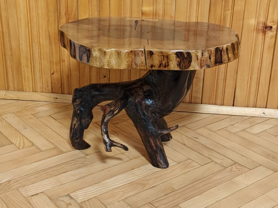 Помощни маси от масив