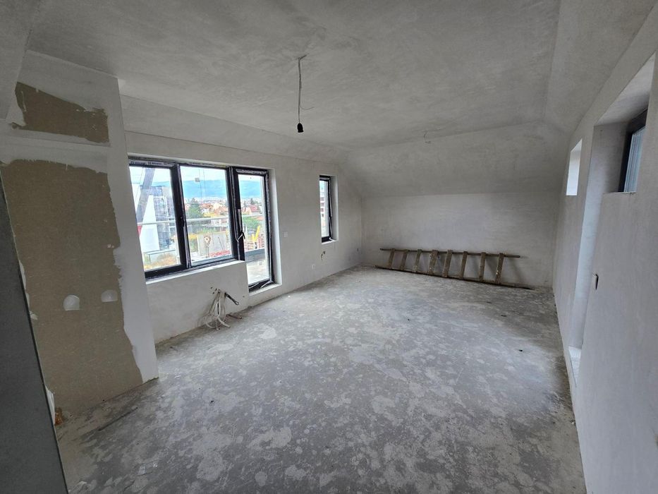 Продава се Тристаен апартамент в София, Левски - 155 кв.м за 1581 €/кв.м - Снимка #1