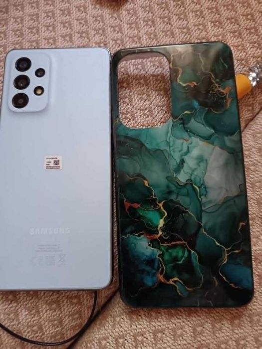 Отлично състояние със кутия калъф и протектор без зарядно