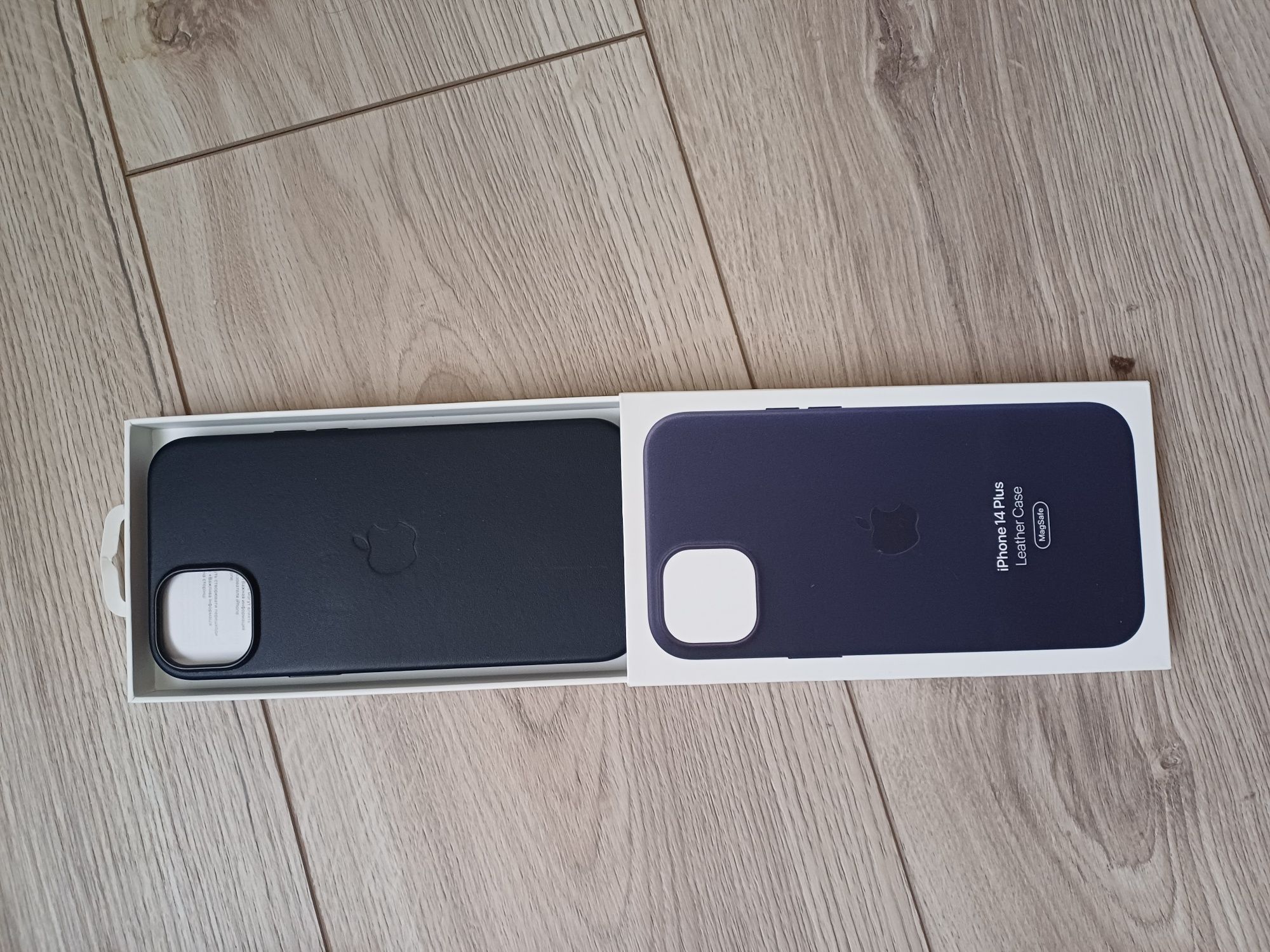 Husa originala piele Apple iphone 14 Plus !