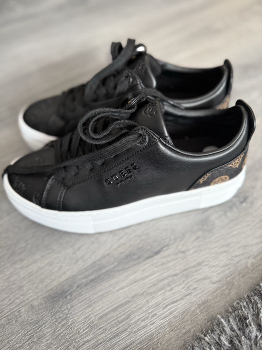 Adidasi Guess nr 37