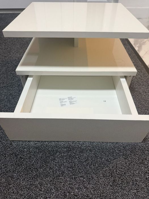 Set noptiere albe pentru dormitor