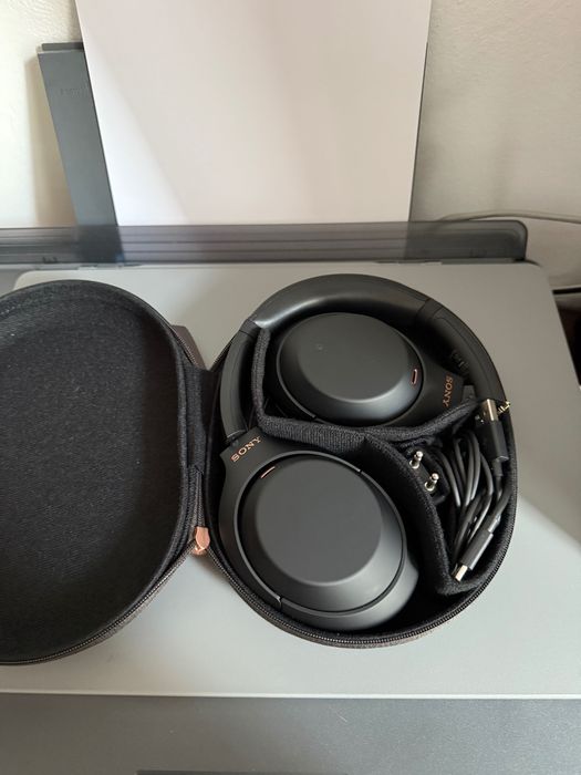 Vând căști Sony WH-1000XM4 (noi)