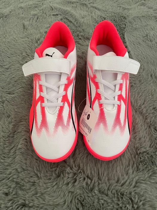 Ghete/ adidasi  de fotbal  Puma NOI 38