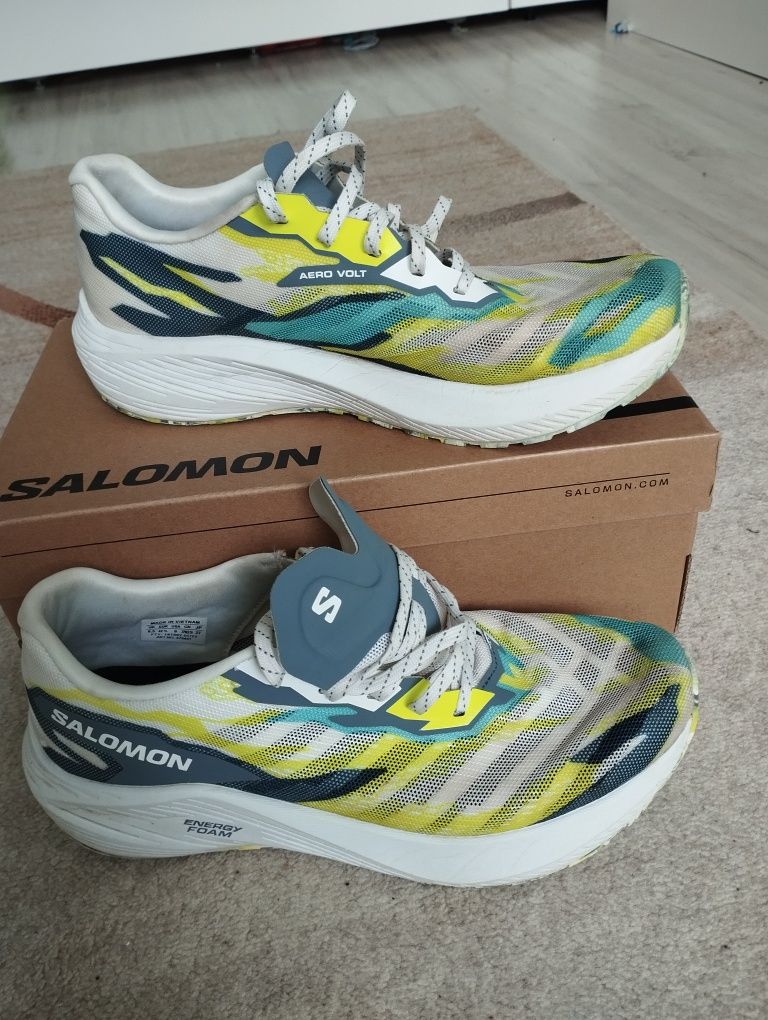 Pantofi Salomon Aero Volt alergare  marime 43 1/3