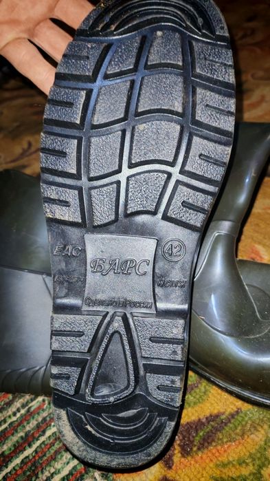 Продам рабочие сапоги , ботинки, нательное белье