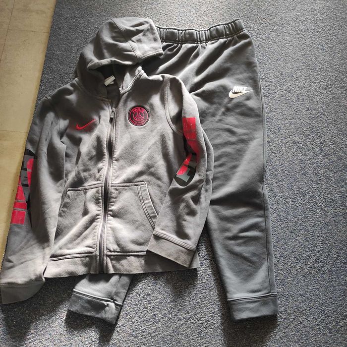 Спортен екип оригинален nike за момче с височина 137 147