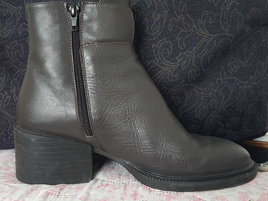 Дамски кожени боти