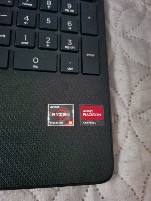 Лаптоп hp AMD RYSEN5