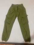 Pantaloni cargo kaki Bershka