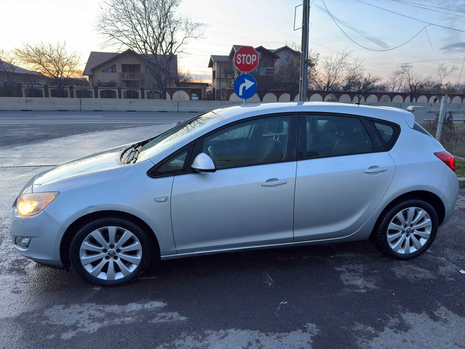 Opel astra j 2011