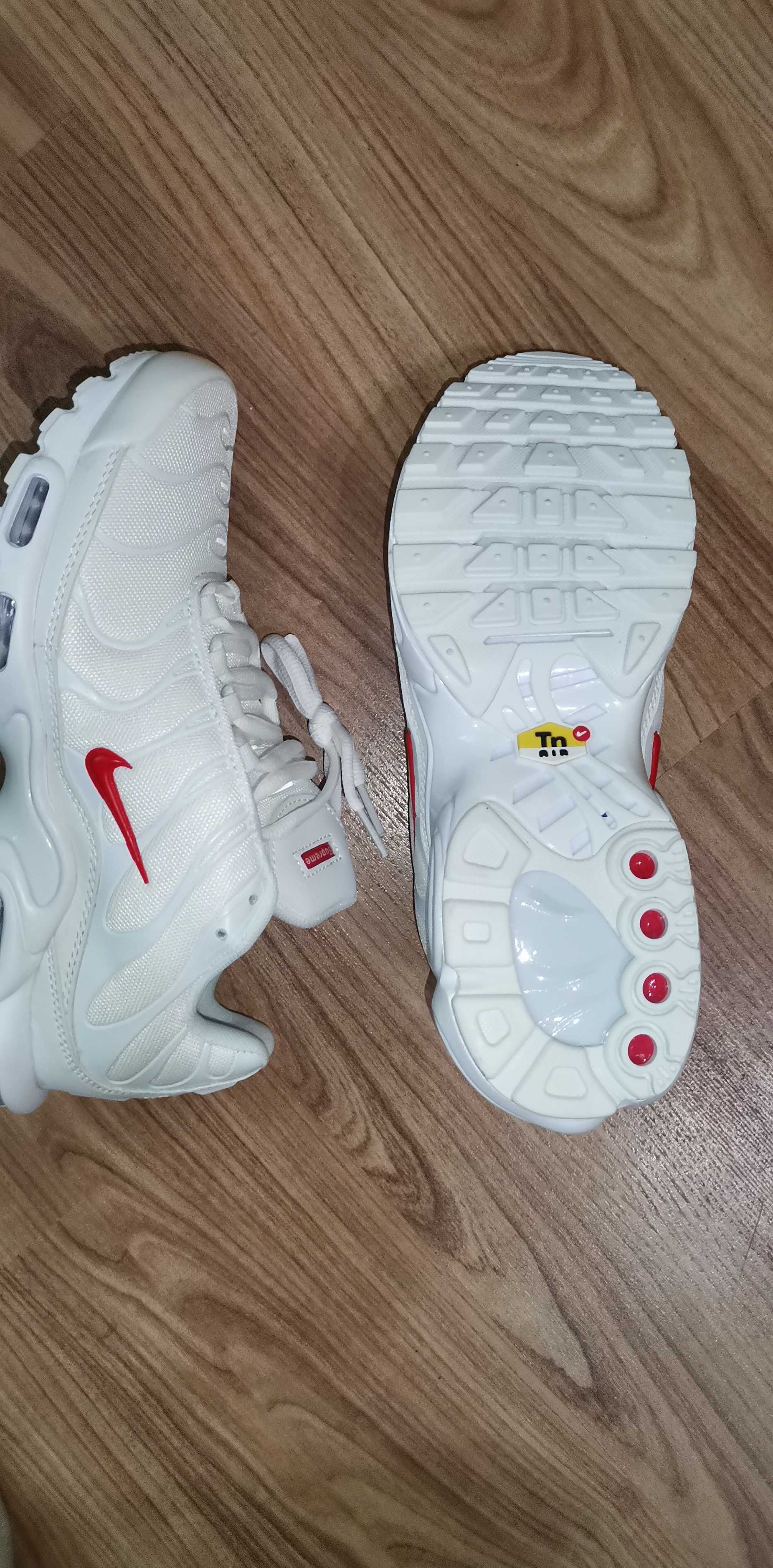 Nike tn supreme 42