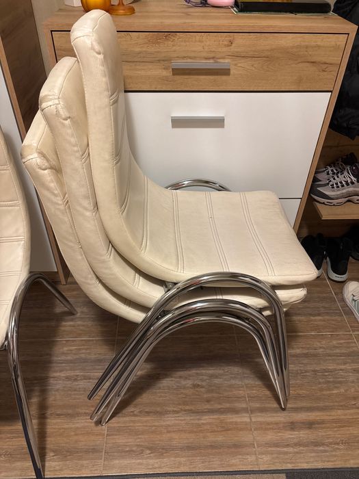 Трапезни столове 6бр.