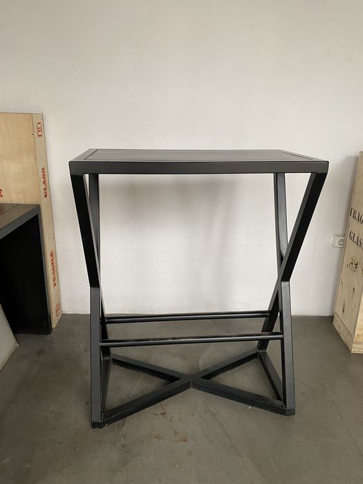 Висока маса - тип бар - дърво и метал