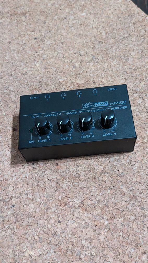 Behringer HA400 усилитель для наушников