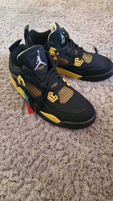 Jordan 4 Retro Thunder