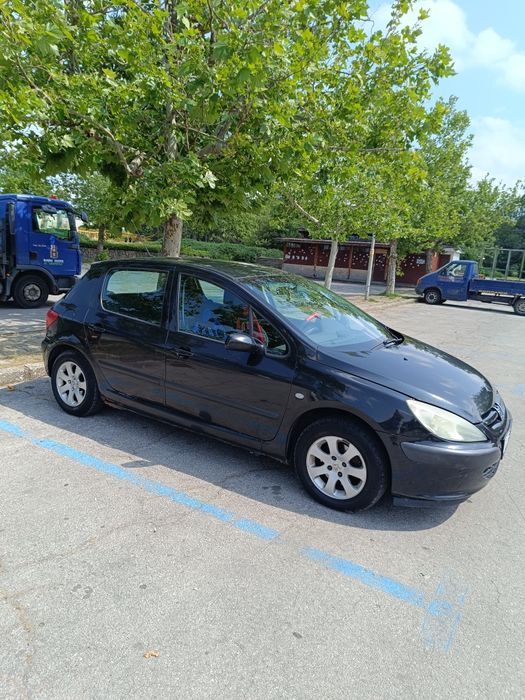 Автомобил Пежо 307