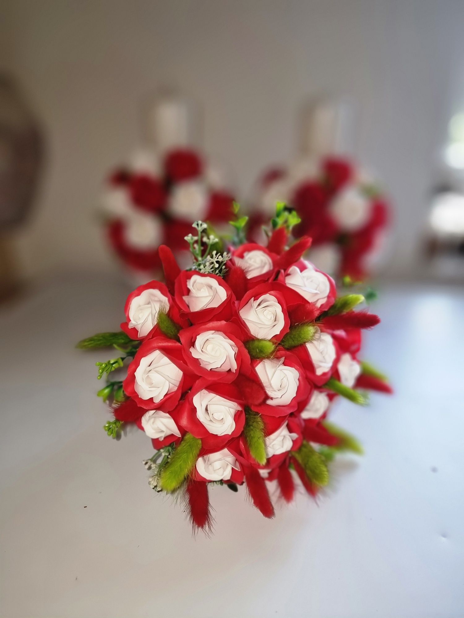 Lumânări de nunta set cu buchet de mireasa și nașa.