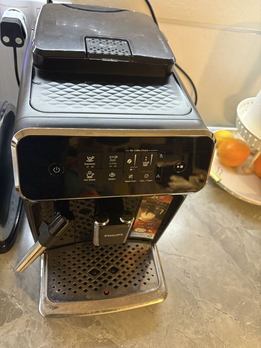 expresor Philips model Saeco si robot aspirator