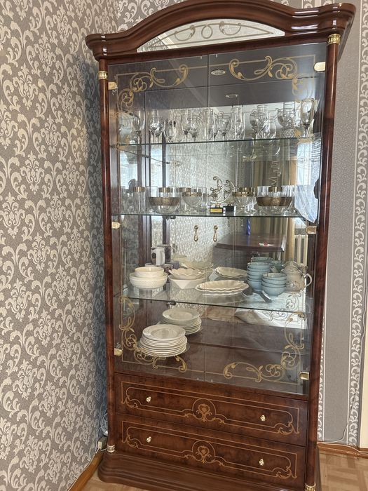 Витрина для гостиной