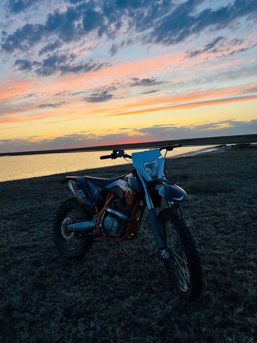 Эндуро кросс 250 кубов