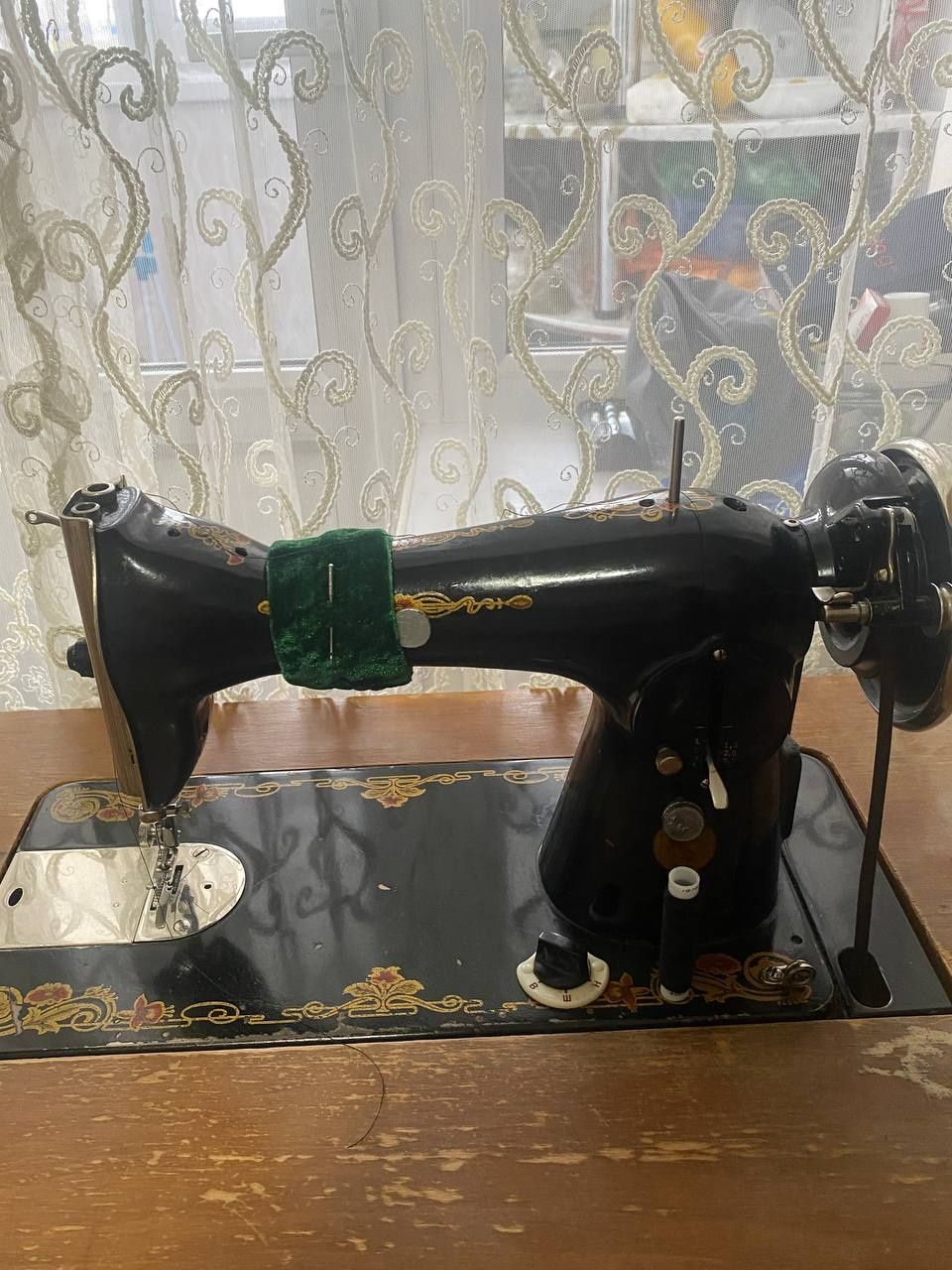 Продам швейную машину