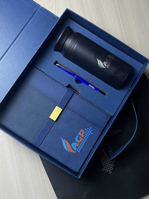 Новогодний подарок для сотрудников — блокнот, термос, ручкаъъ